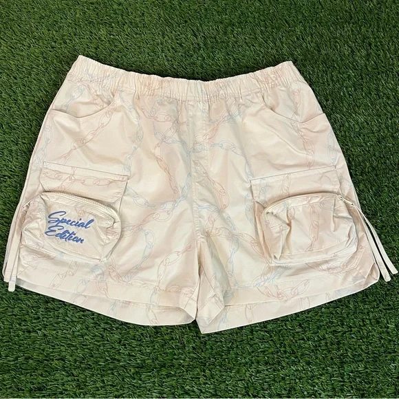 Embroidered Smoke Rise Special Edition White Crème Cargo Shorts Women’s Size XL - Picture 1 of 16